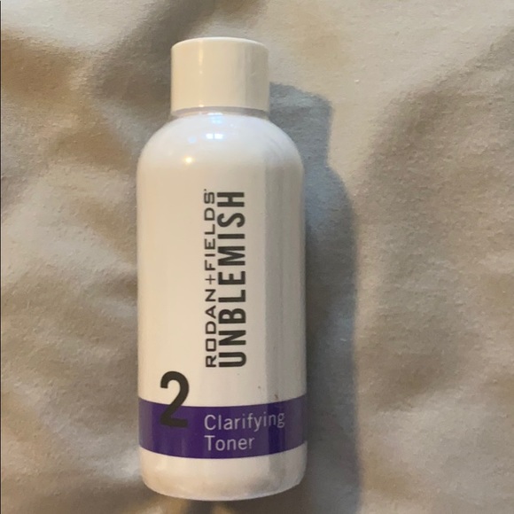unblemish clarifying toner